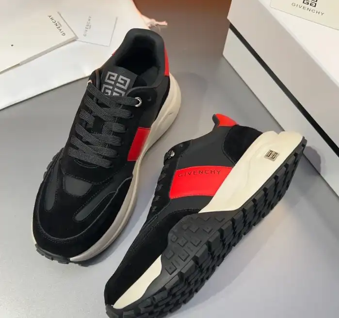 hype Givenchy Sneakers