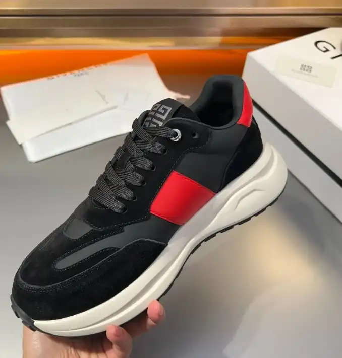 hype Givenchy Sneakers