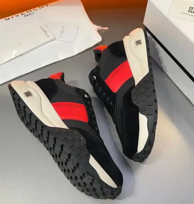 hype Givenchy Sneakers