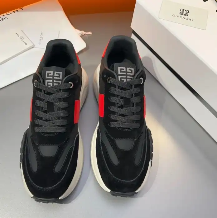 hype Givenchy Sneakers