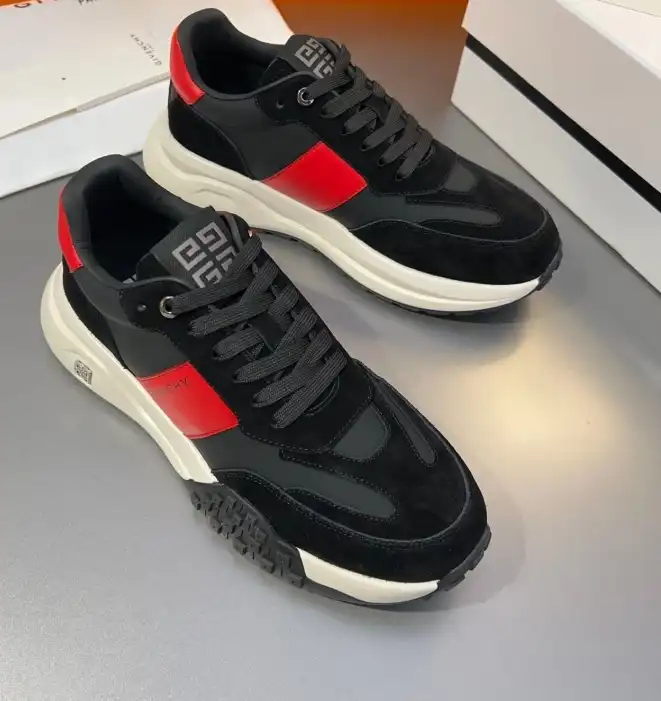 hype Givenchy Sneakers