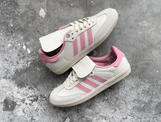 hype Adidas Sneakers