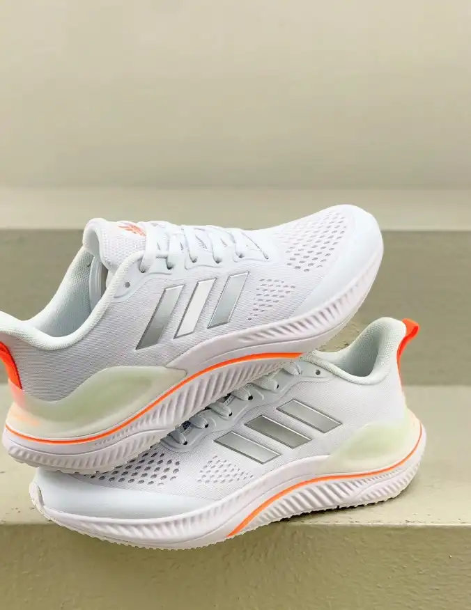 hype Adidas Sneakers