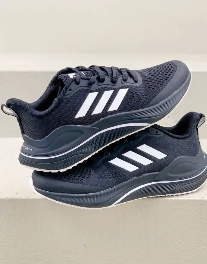 hype Adidas Sneakers