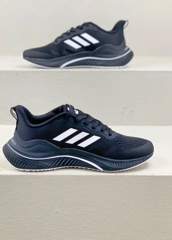 hype Adidas Sneakers