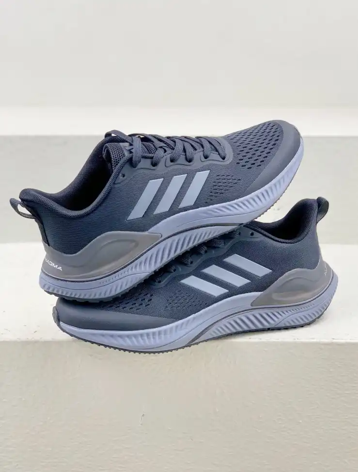 hype Adidas Sneakers