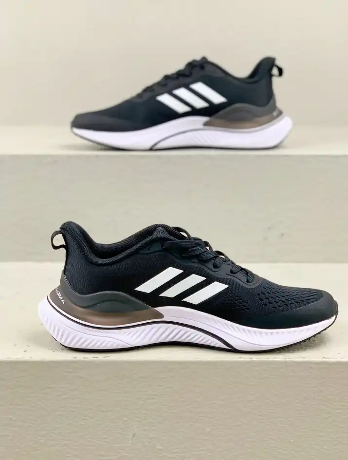 hype Adidas Sneakers