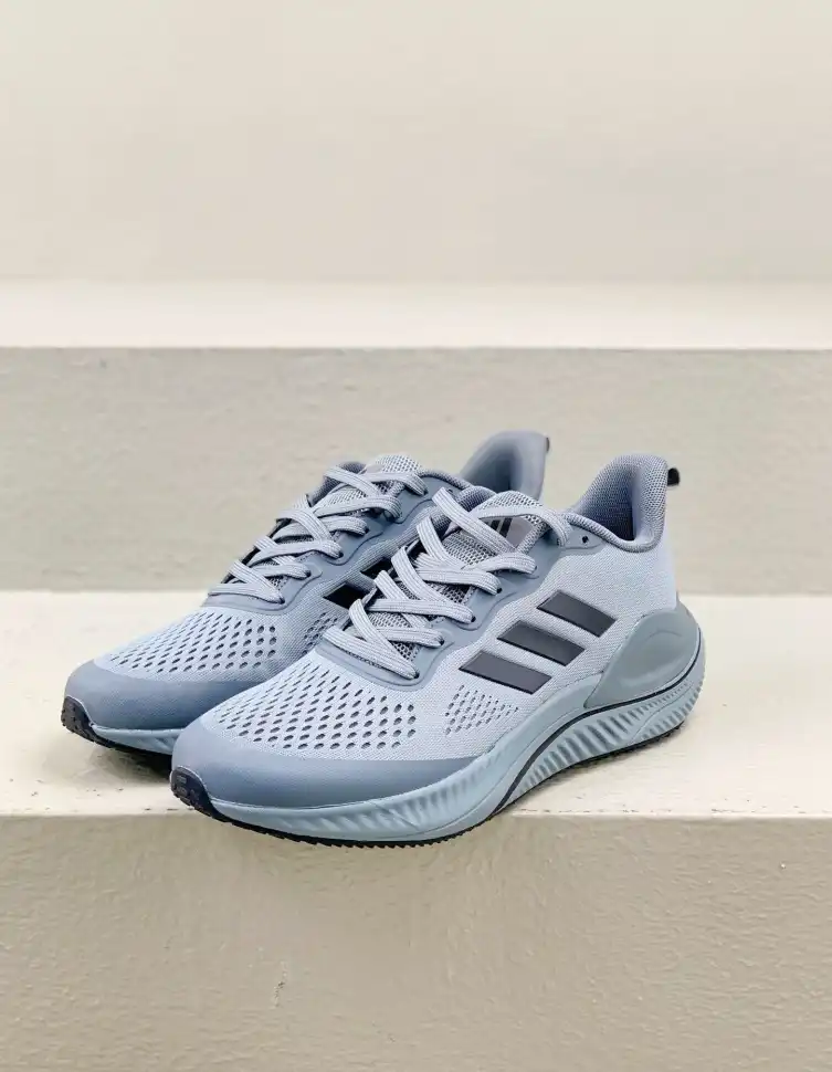 hype Adidas Sneakers