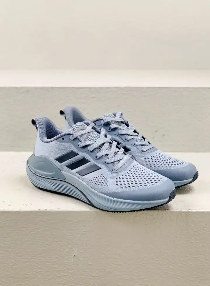 hype Adidas Sneakers