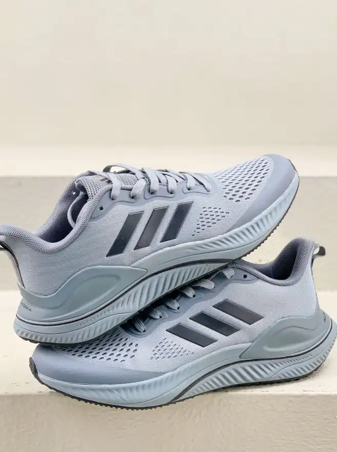 hype Adidas Sneakers