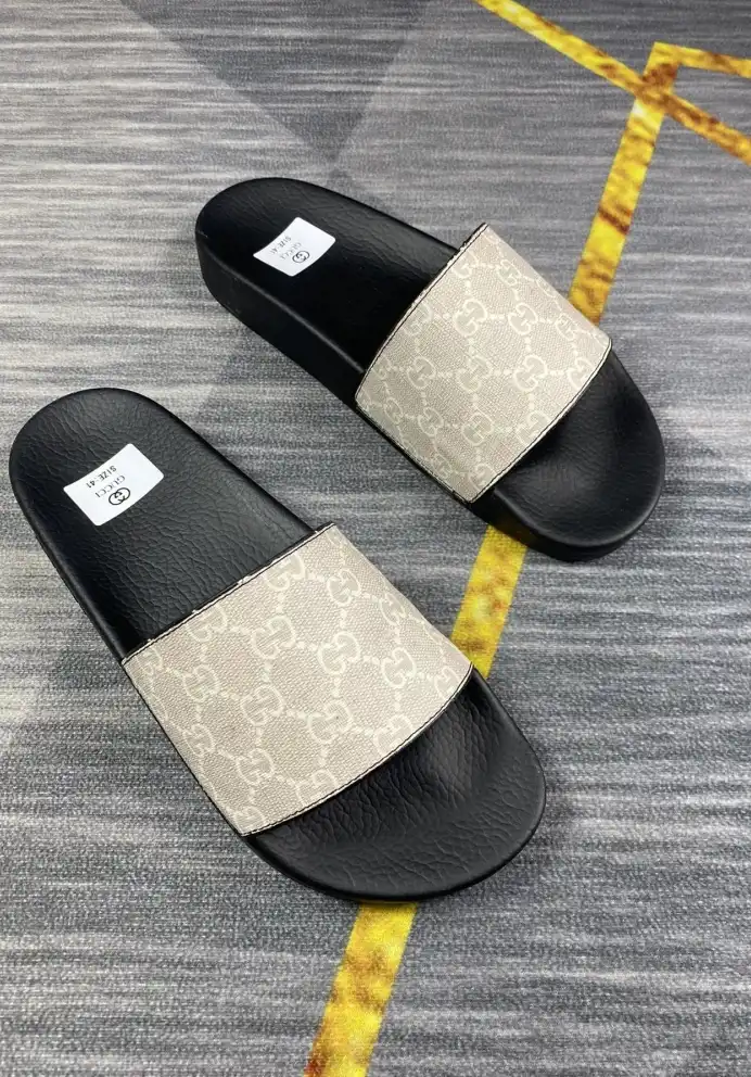 hype Gucci Slippers