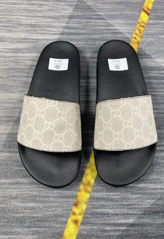 hype Gucci Slippers