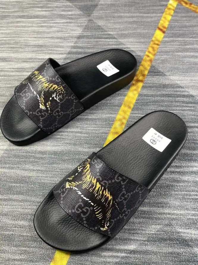 hype Gucci Slippers