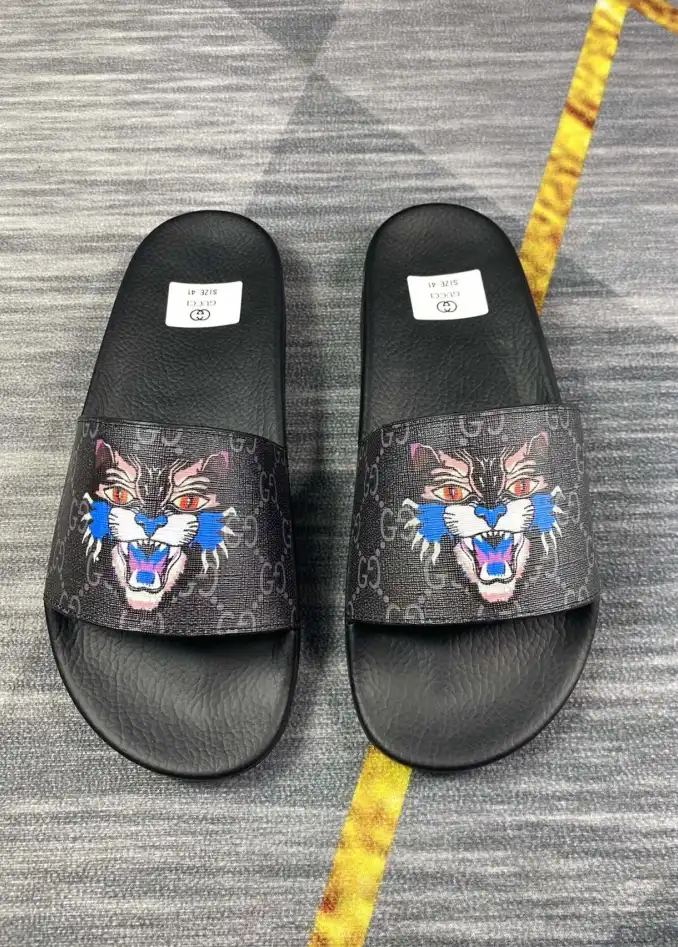 hype Gucci Slippers