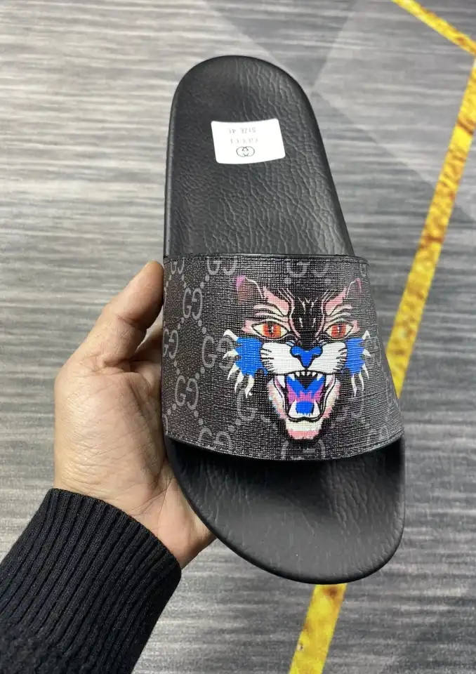 hype Gucci Slippers