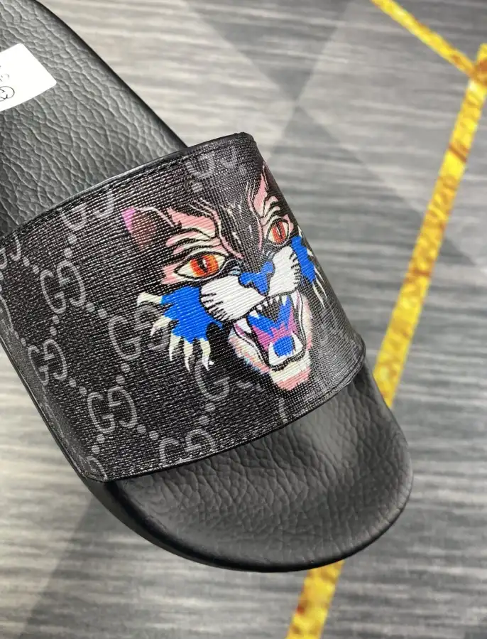 hype Gucci Slippers