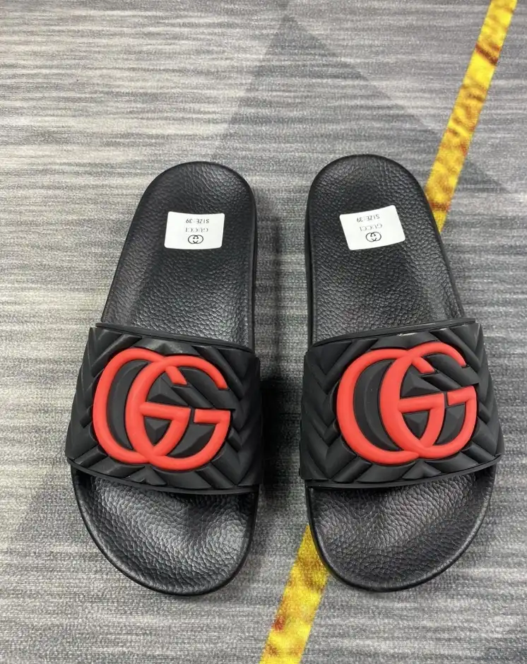 hype Gucci Slippers