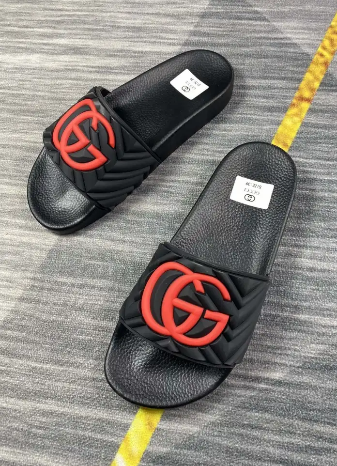 hype Gucci Slippers