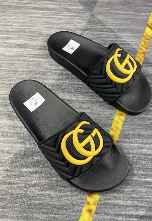 hype Gucci Slippers