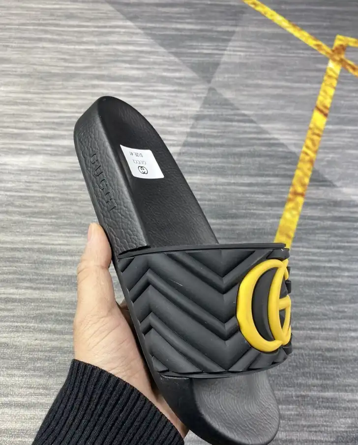 hype Gucci Slippers