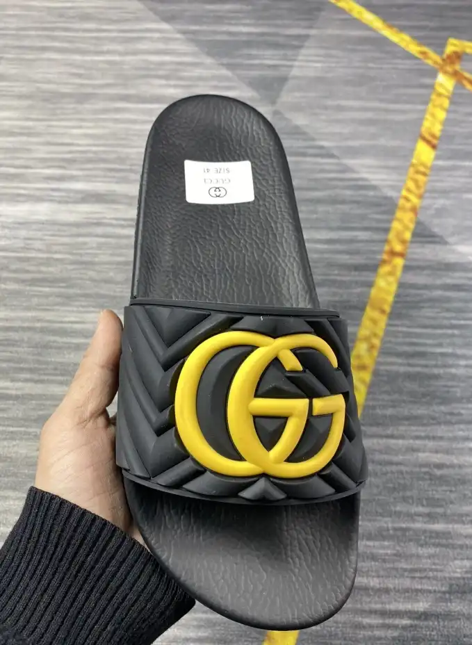 hype Gucci Slippers