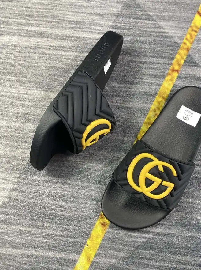 hype Gucci Slippers