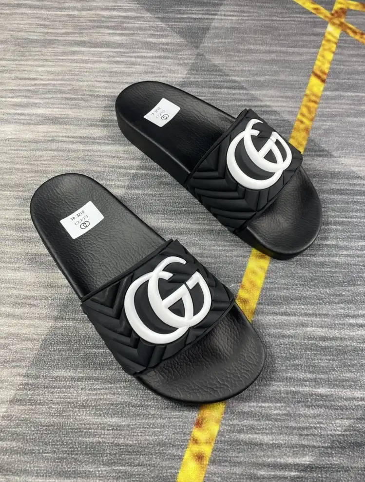 hype Gucci Slippers