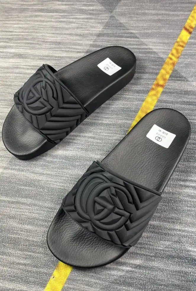 hype Gucci Slippers