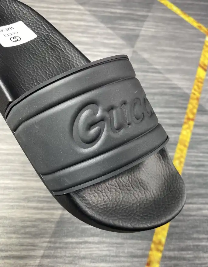 hype Gucci Slippers