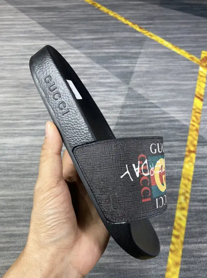 hype Gucci Slippers