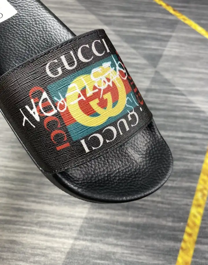 hype Gucci Slippers