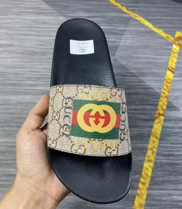 hype Gucci Slippers