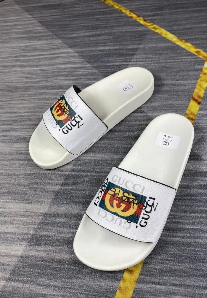 hype Gucci Slippers