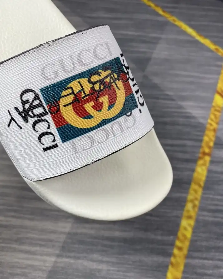 hype Gucci Slippers