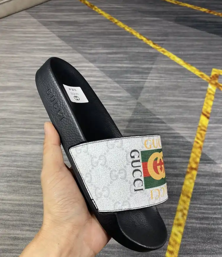 hype Gucci Slippers