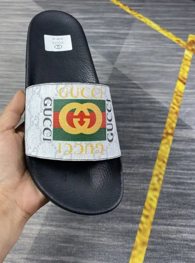 hype Gucci Slippers