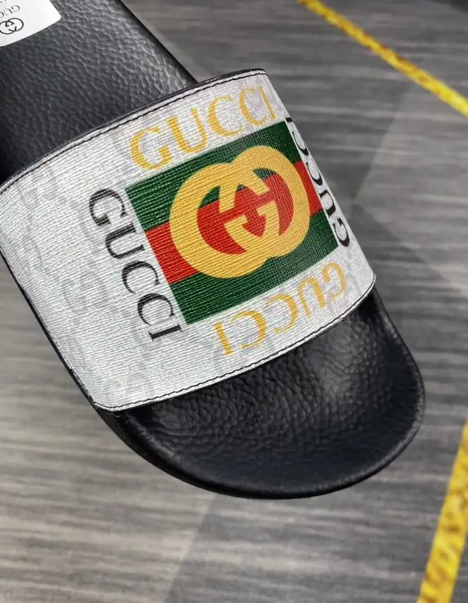 hype Gucci Slippers