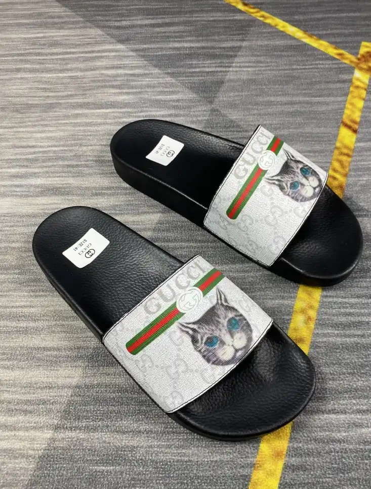 hype Gucci Slippers