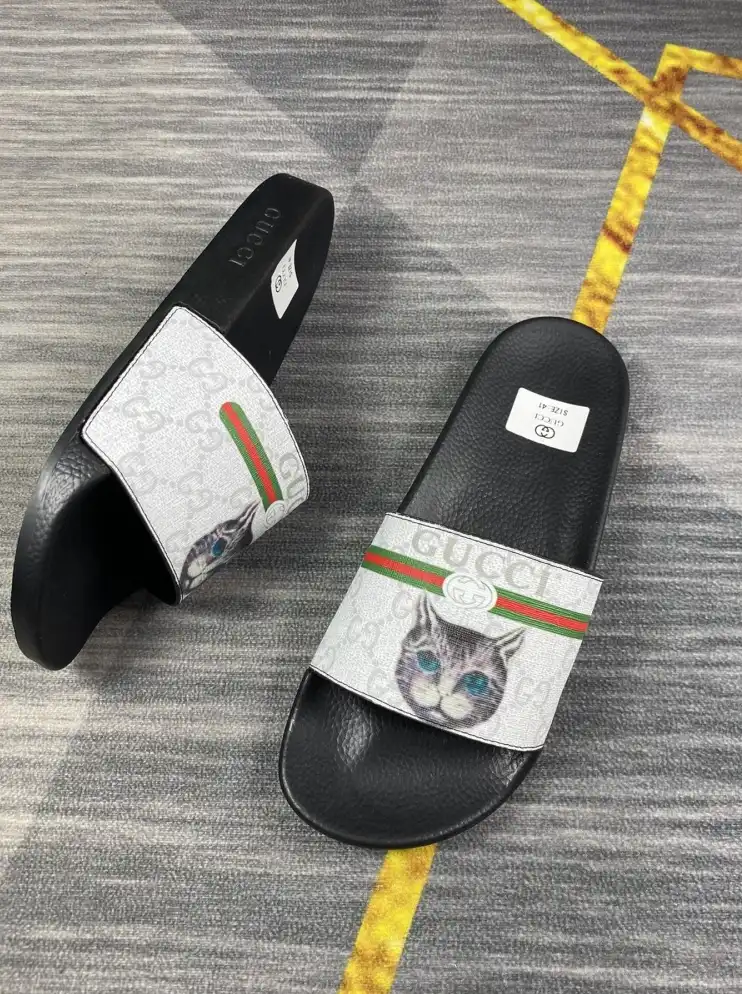 hype Gucci Slippers