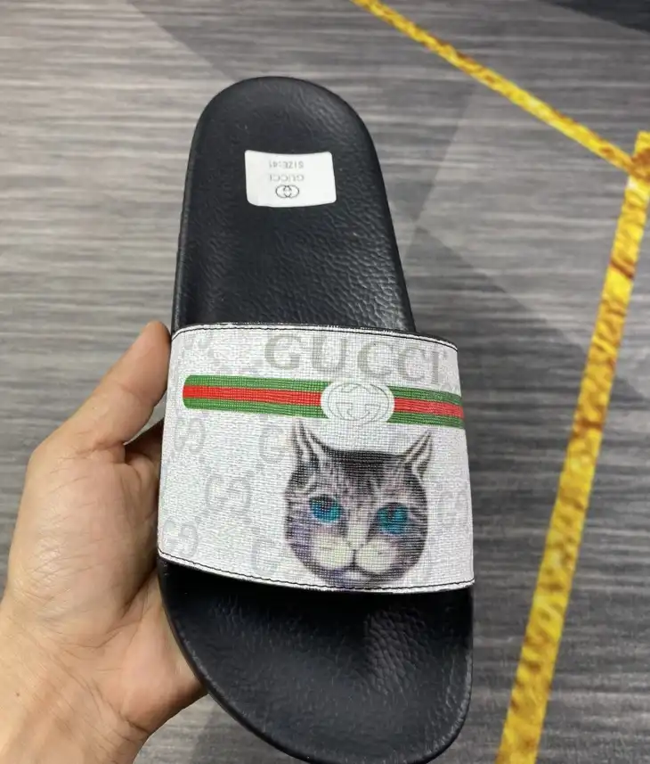 hype Gucci Slippers