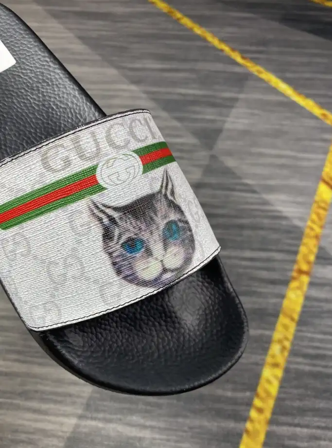 hype Gucci Slippers