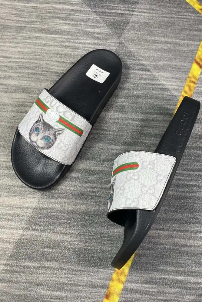 hype Gucci Slippers