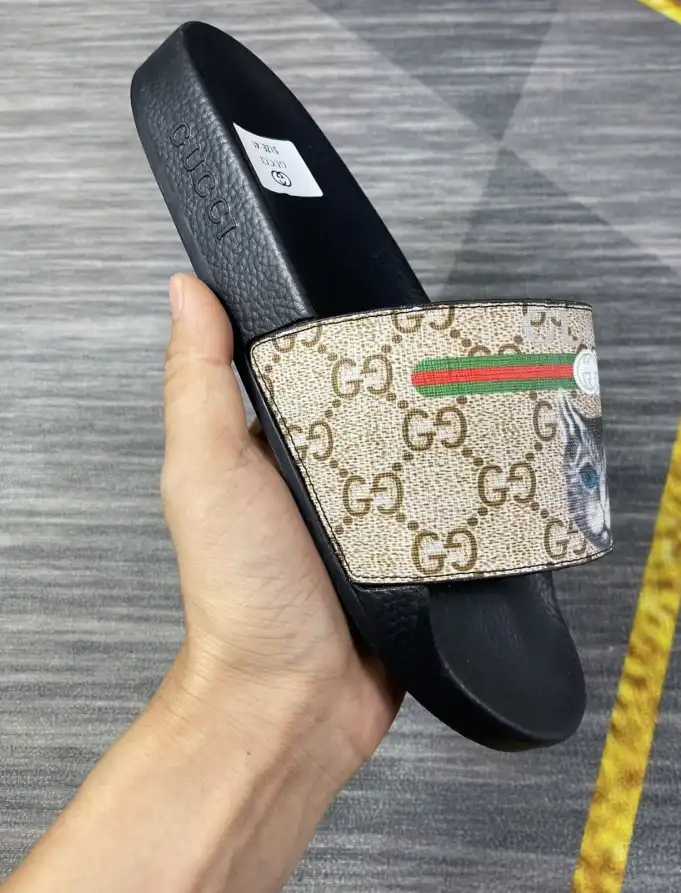 hype Gucci Slippers