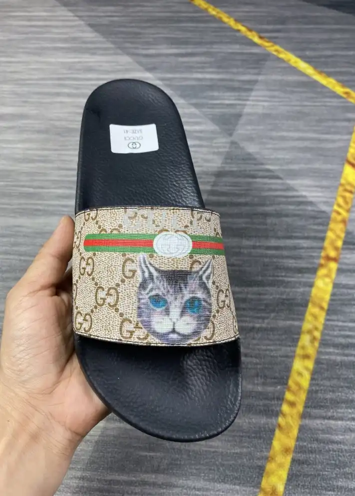 hype Gucci Slippers