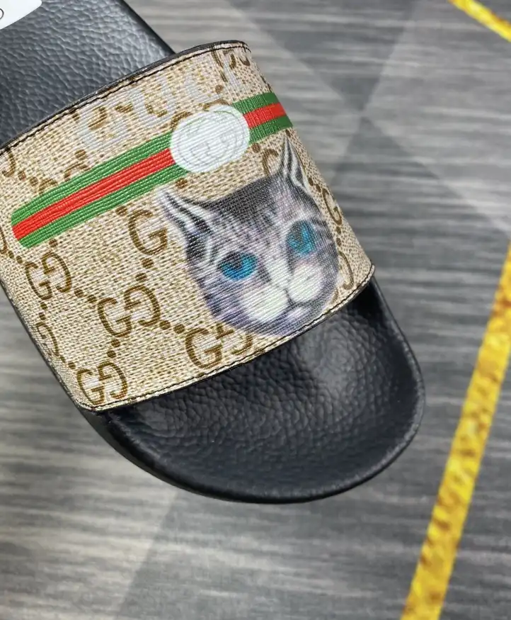 hype Gucci Slippers