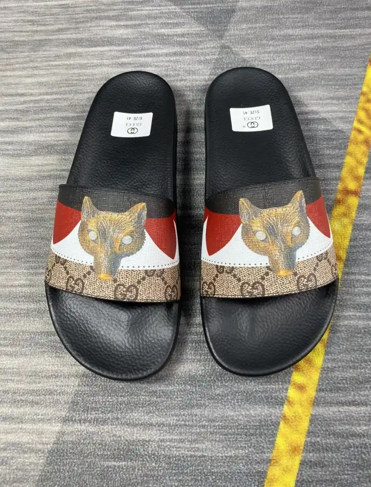 hype Gucci Slippers