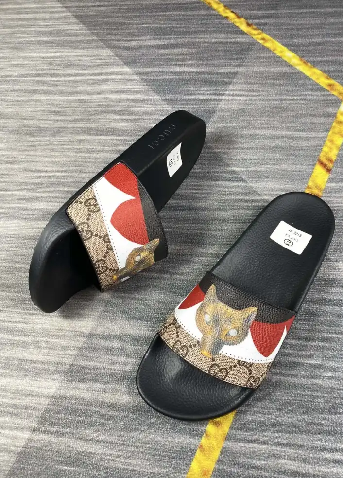 hype Gucci Slippers