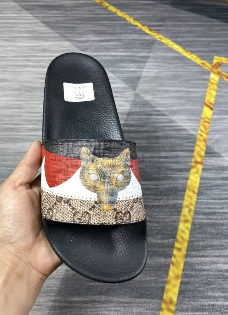 hype Gucci Slippers