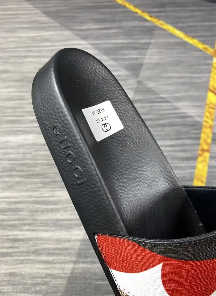 hype Gucci Slippers