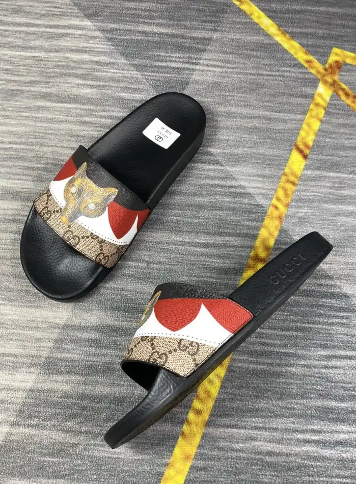 hype Gucci Slippers